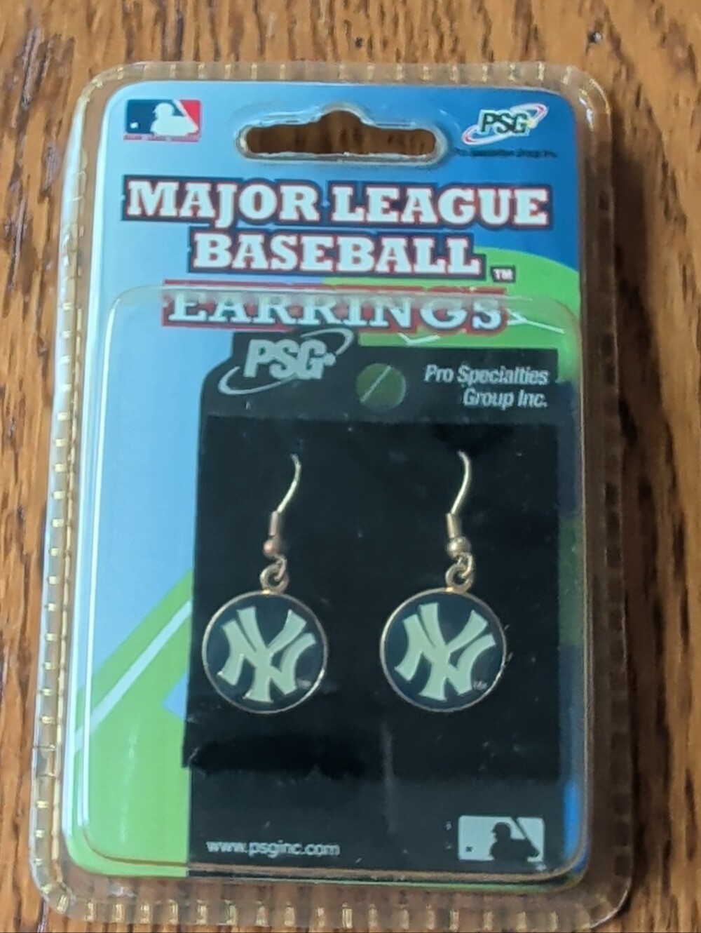 Major League Baseball New York Yankees Dangle Earrings NEW